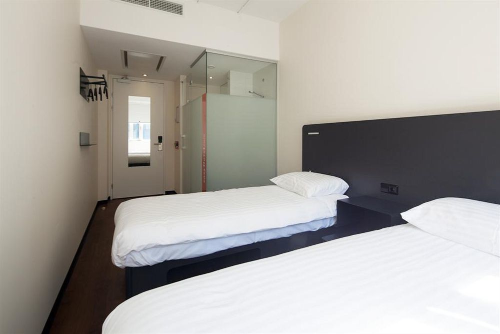Easyhotel Centre 2* The Hague
